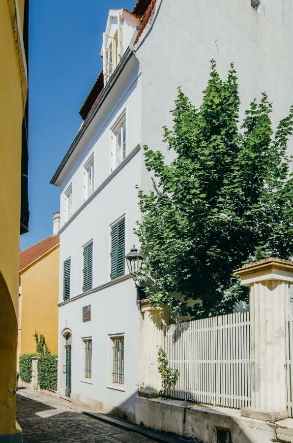 Old Town Tale Apartment Zagreb Luaran gambar